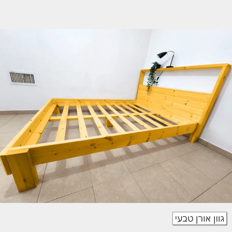 בסיס מיטה עם ראש מיטה דגם "ירדן" בגוון אורן טבעי צהבהב